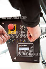 a38e_13-5m-snorkel-a38e-electric-boom-lift_2